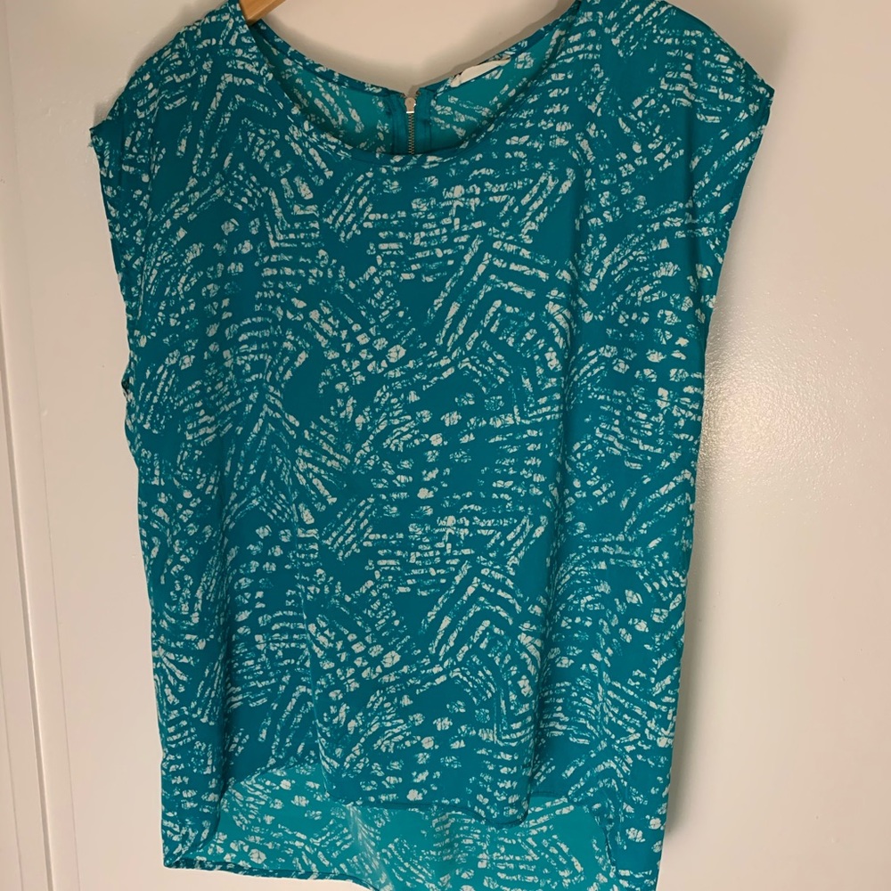 🌸 Teal Patterned High-Low Top